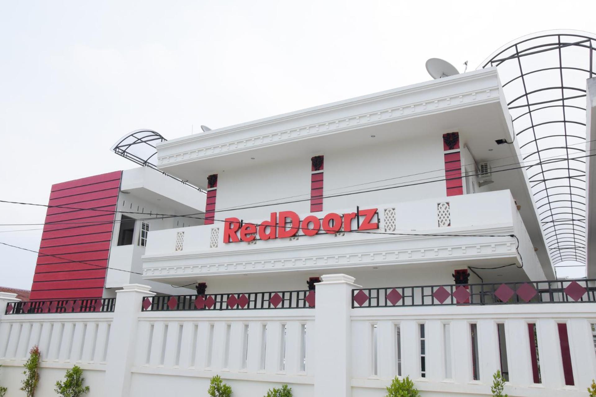 מלון מדאן Reddoorz Near Uin Sumatera Utara מראה חיצוני תמונה