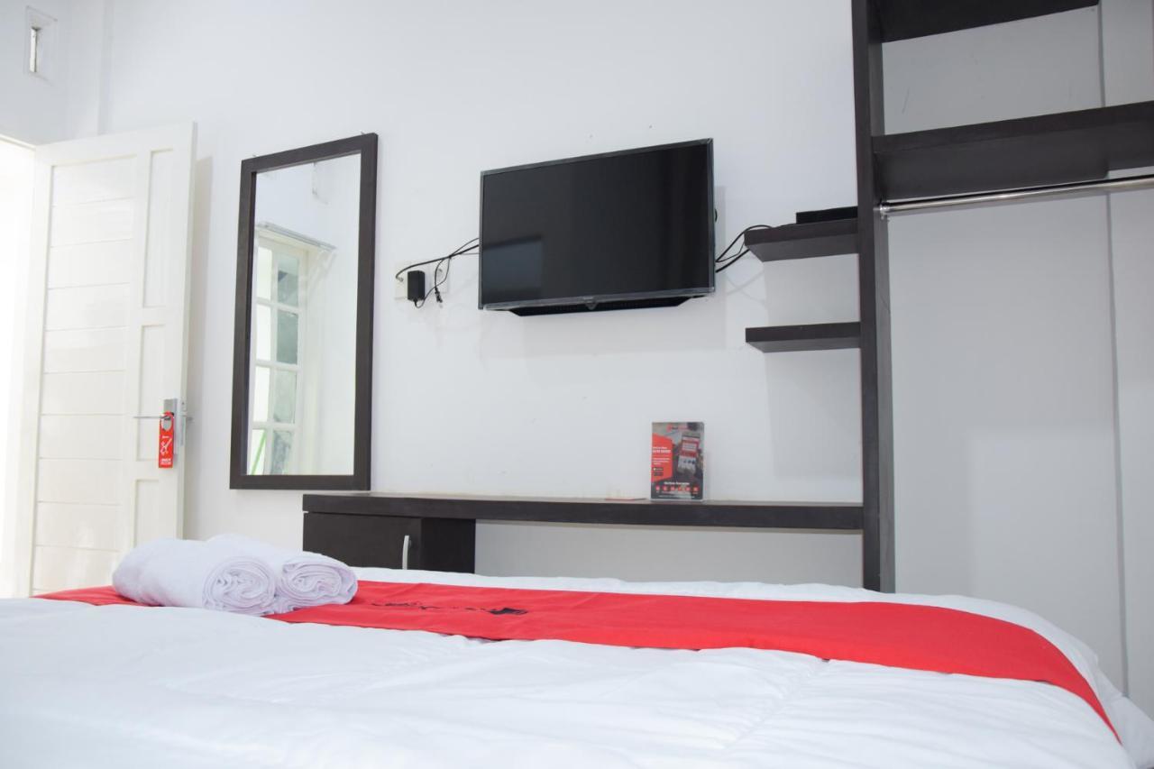 מלון מדאן Reddoorz Near Uin Sumatera Utara מראה חיצוני תמונה